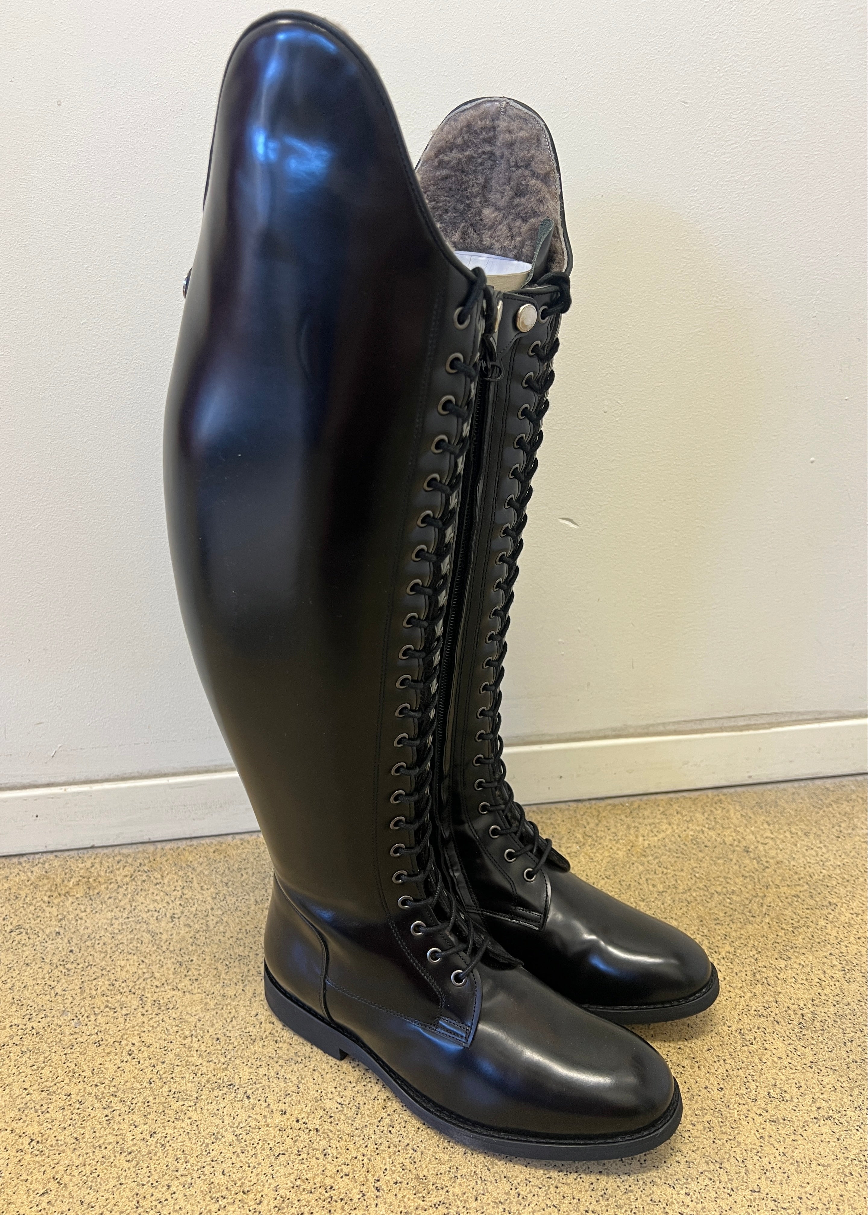 Bia Dressage Winter | Polished Black | Size 39/40-41/45-46