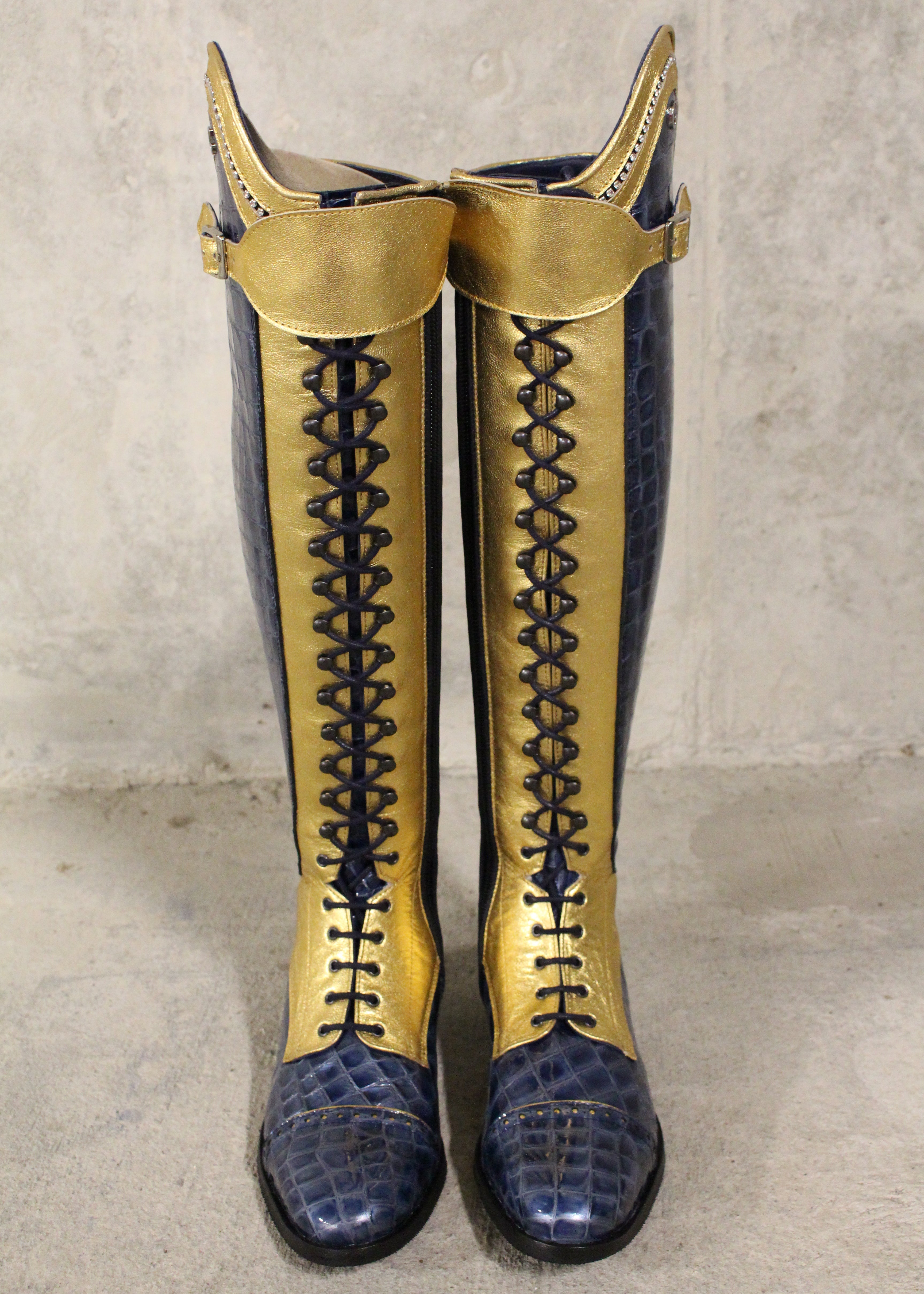 Laurel Laces Reinforced