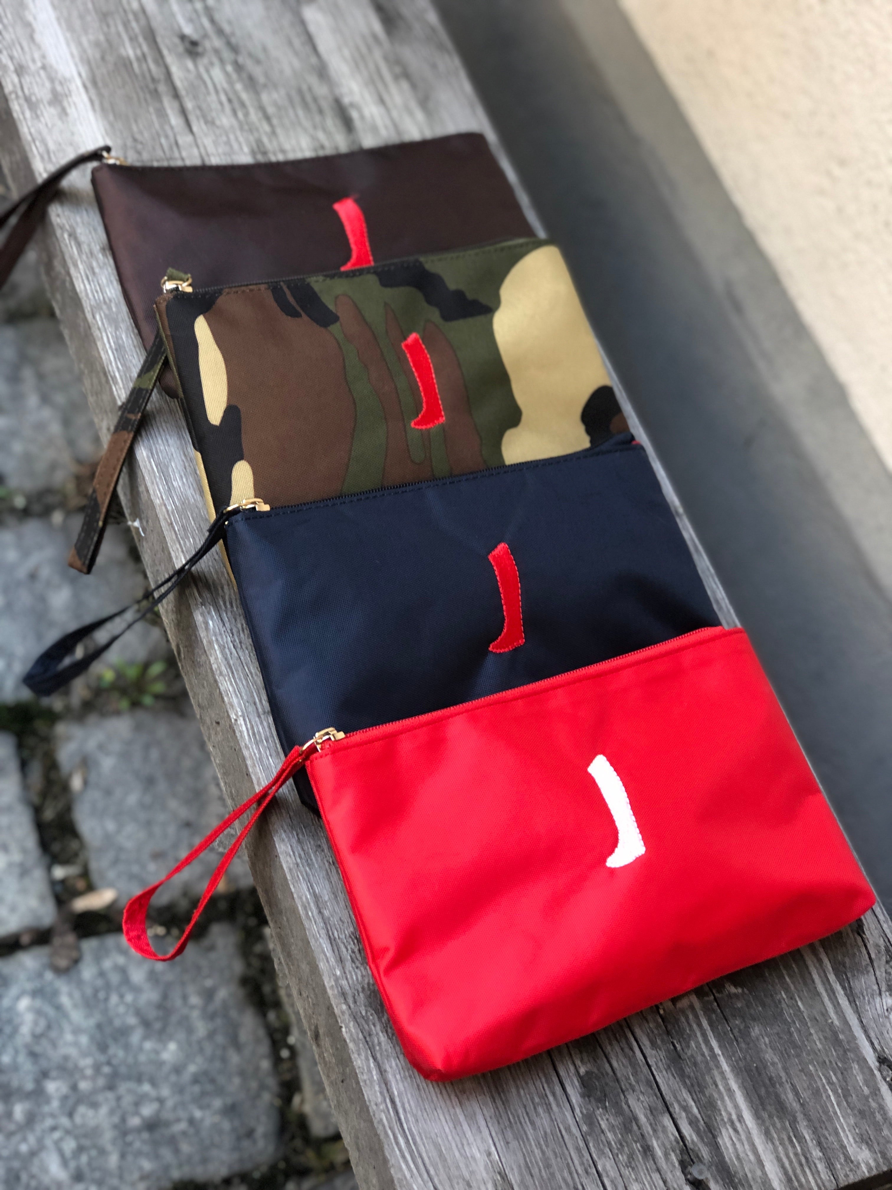 Amazona Sueca Wristlet