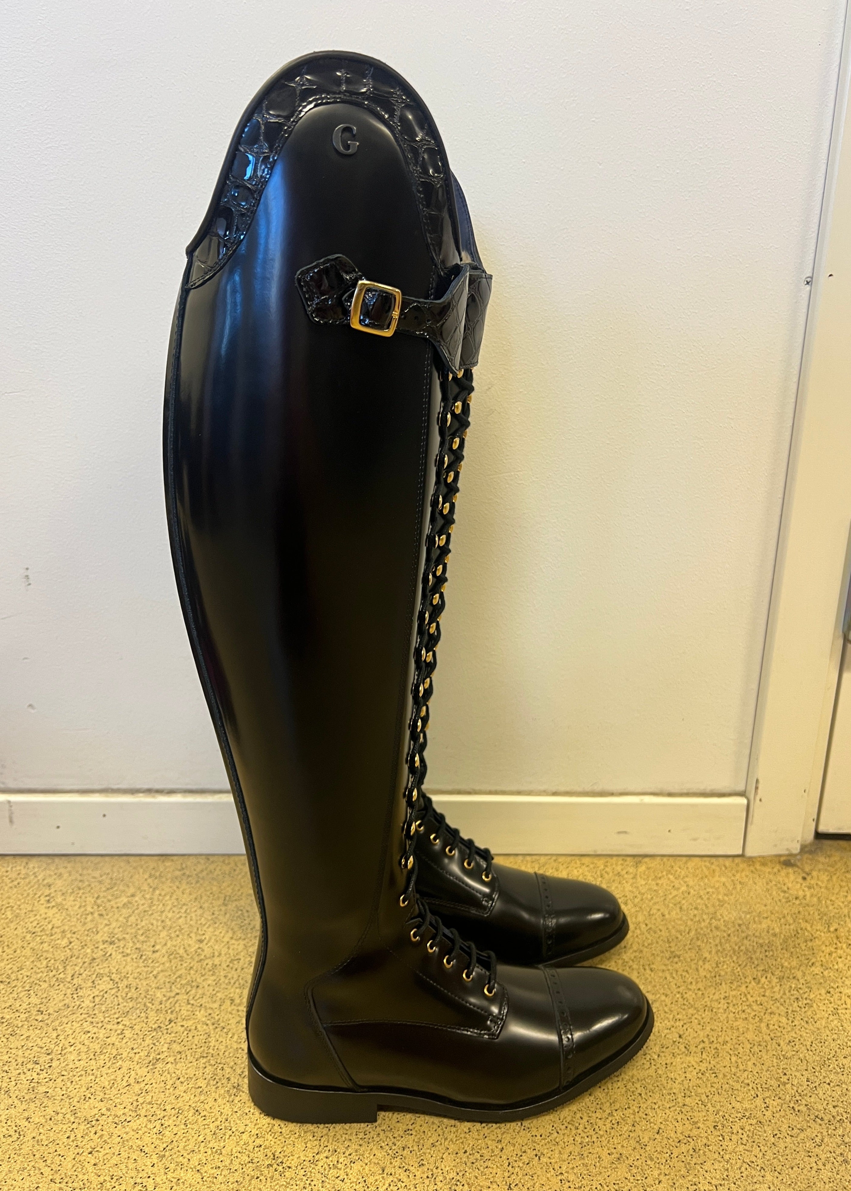 Laurel Regular Winter | Polished black/Black croco gloss | Size 38/34.5-35.5/47