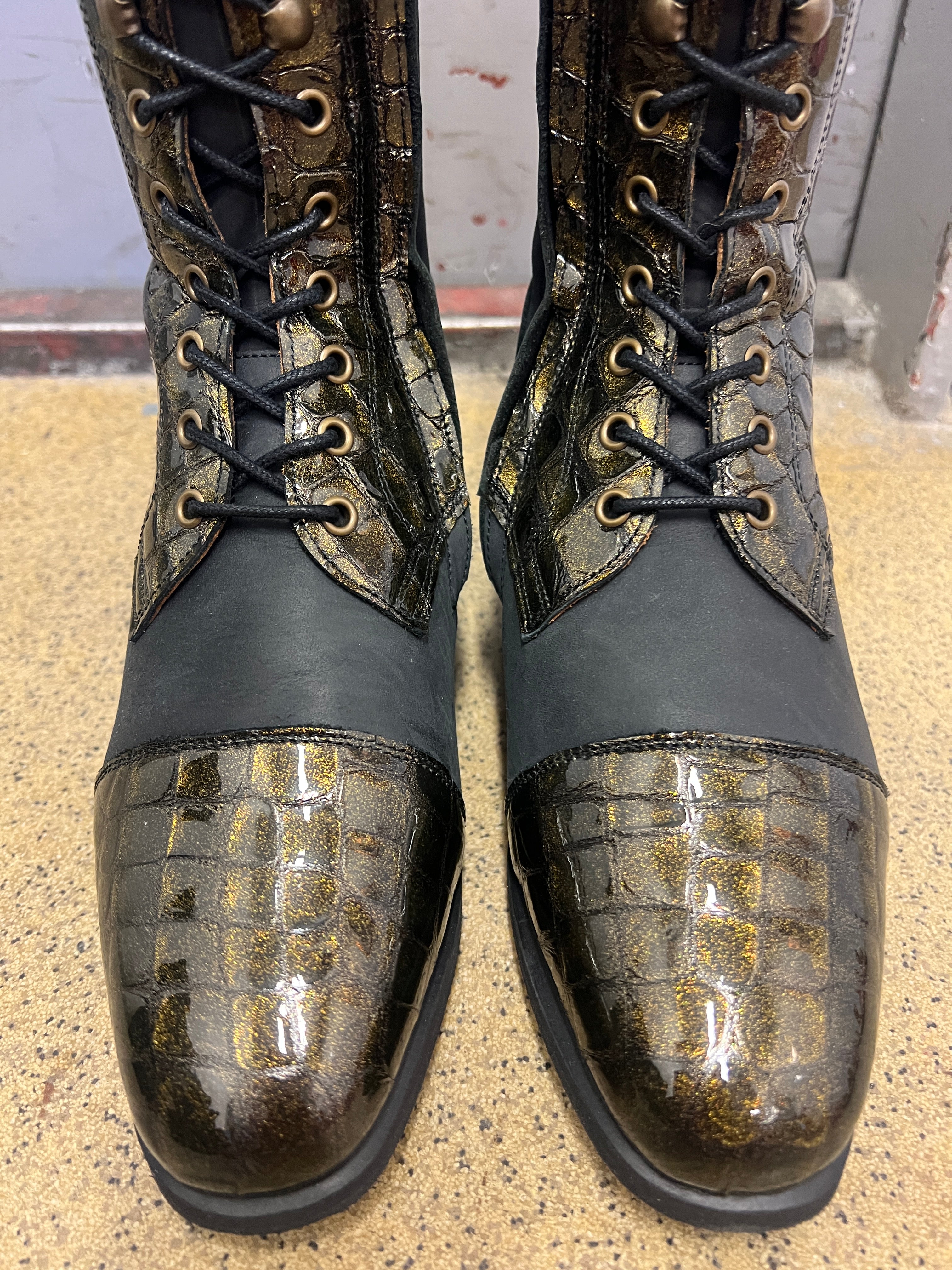 Bia | Waxed Black/Gold Glittery Croco Gloss | Size 37/35-36/45