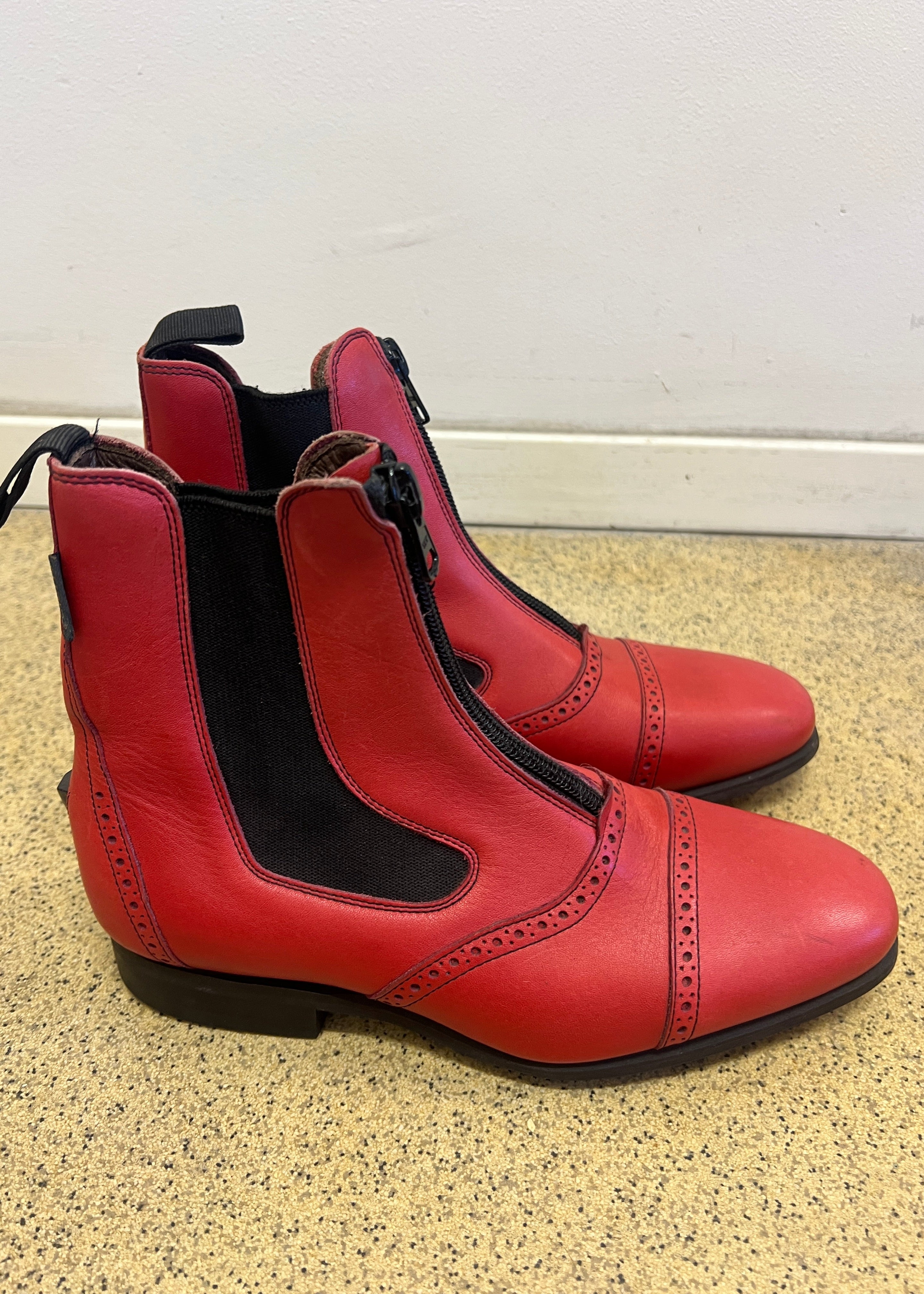 Mistral | Red Leather | Size 35-39