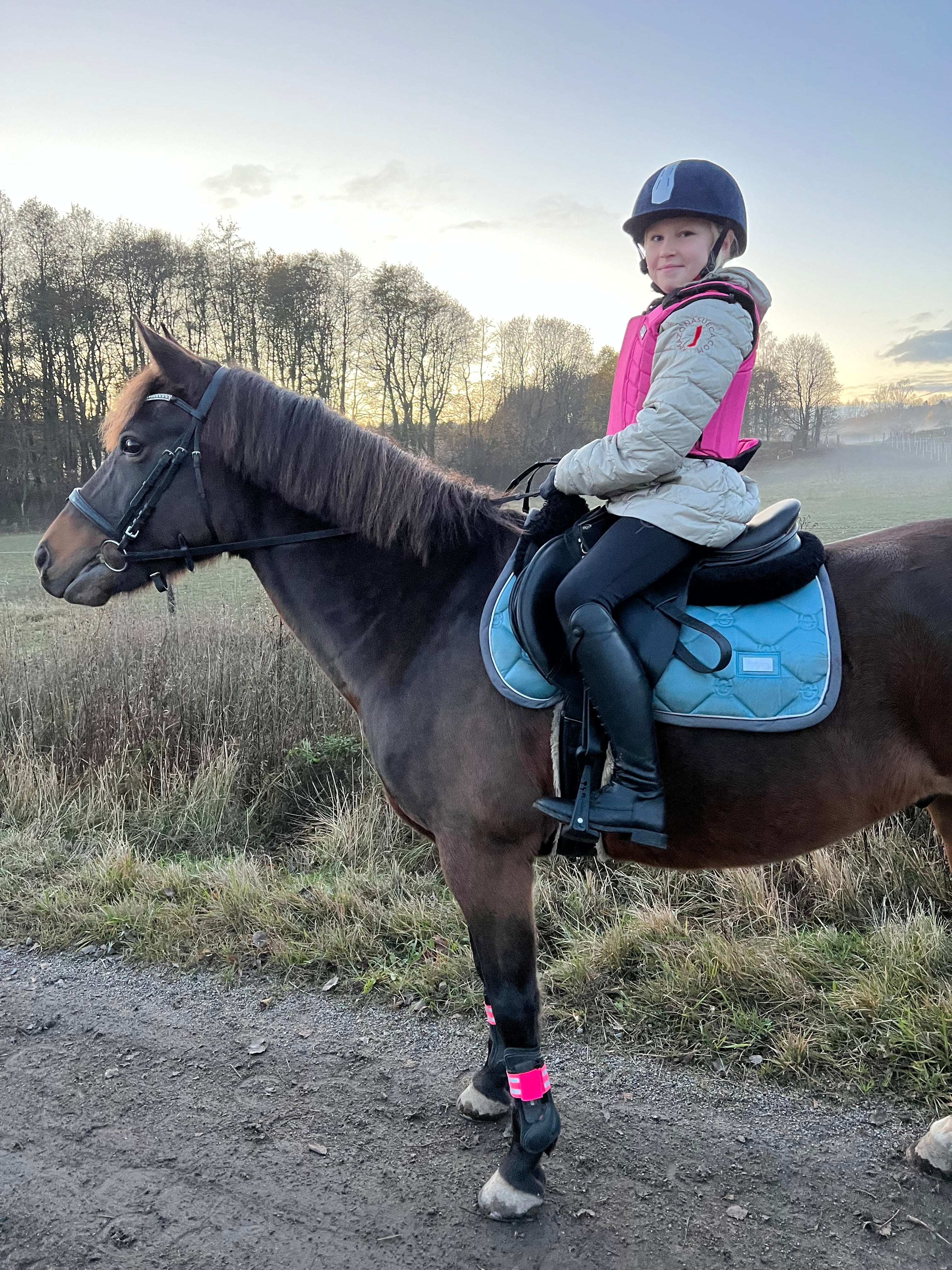 Menina Youngster Black