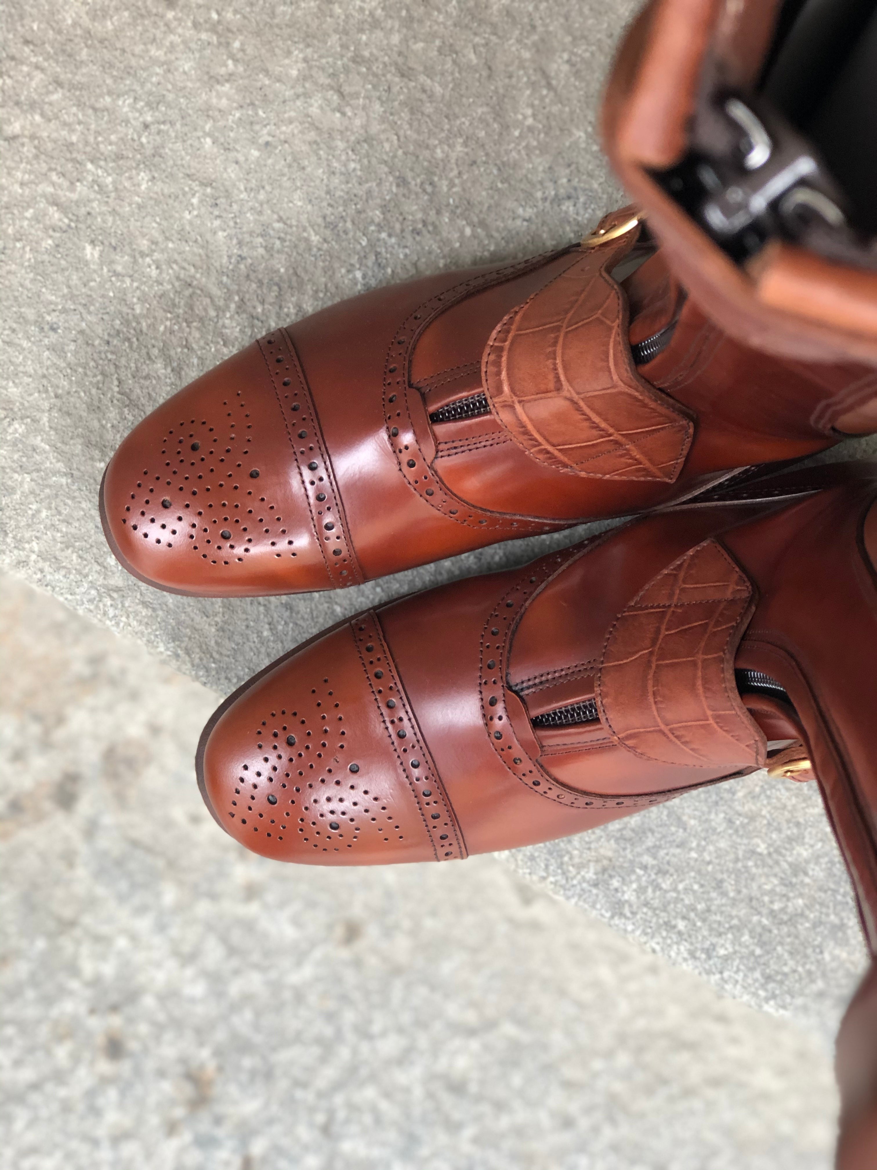 Straight brogue with floral
