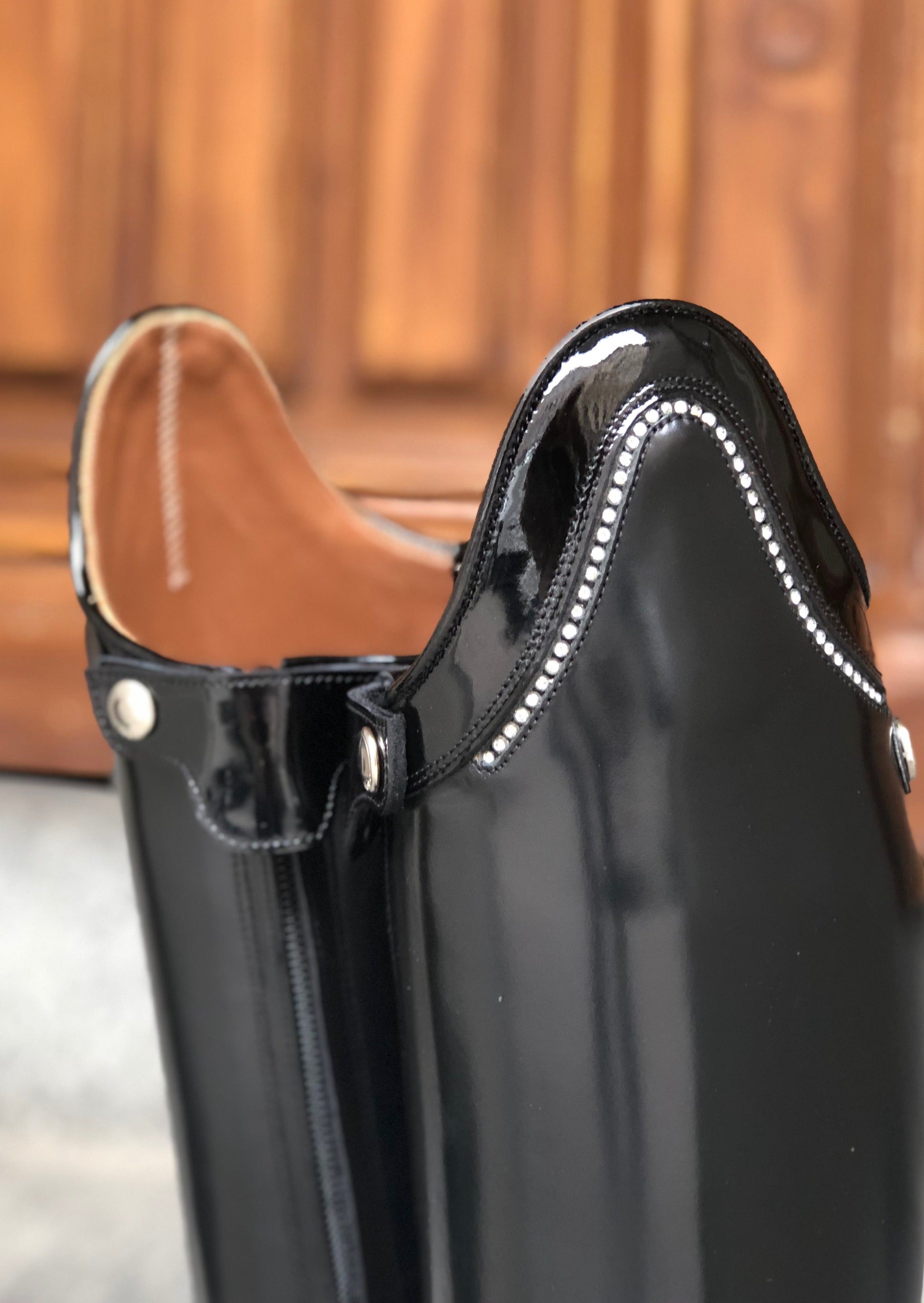 Short pressure button steel