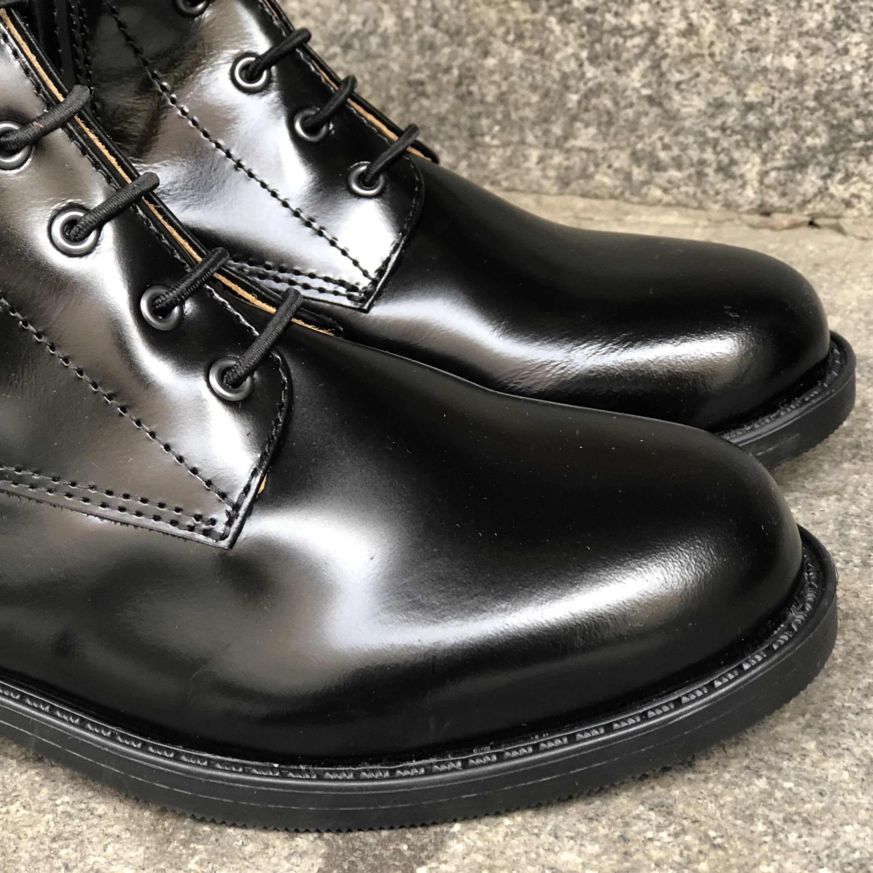 Menina Youngster Polished Black